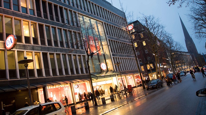 Trung tâm thương mại Monckebergstraße là một trong những điểm đến hấp dẫn nhất mà bạn không thể bỏ qua khi du lịch Hamburg