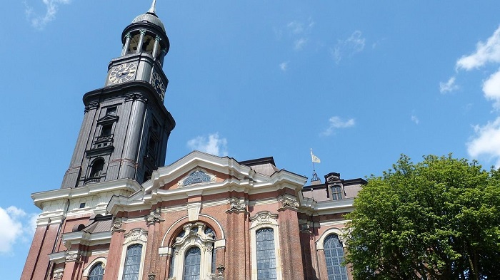 Nhà thờ Thánh Michael là một trong những điểm đến hấp dẫn nhất mà bạn không thể bỏ qua khi du lịch Hamburg