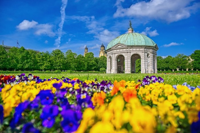 Vườn Hofgarten địa điểm du lịch Munich bạn không thể bỏ qua