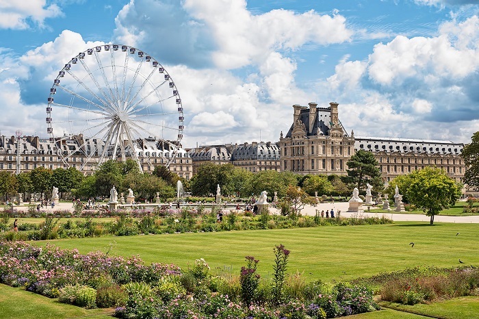 Vườn Tuileries là một trong những địa điểm du lịch Paris nổi tiếng