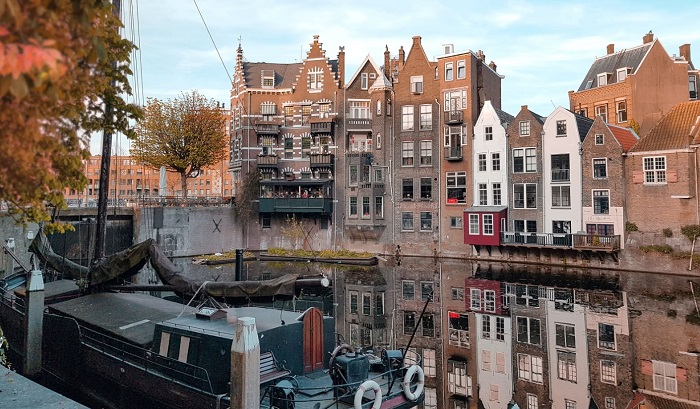 Bến thuyền Delfshaven là một trong những điểm đến nổi tiếng mà bạn không thể bỏ qua khi du lịch Rotterdam Hà Lan