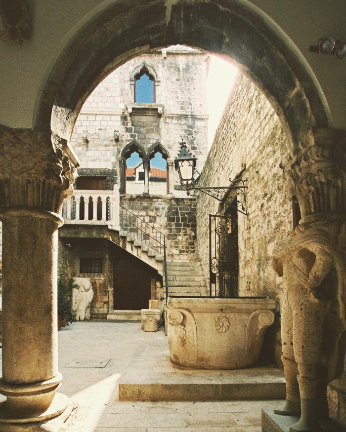 thành phố cổ Split Croatia với cung điện cổ kính