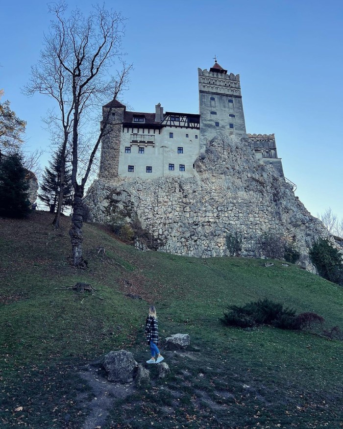 lâu đài Bran Romania nổi tiếng nhờ tiểu thuyết