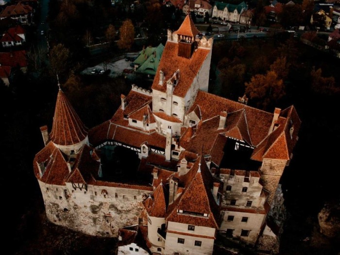 lâu đài Bran Romania với nhiều truyền thuyết