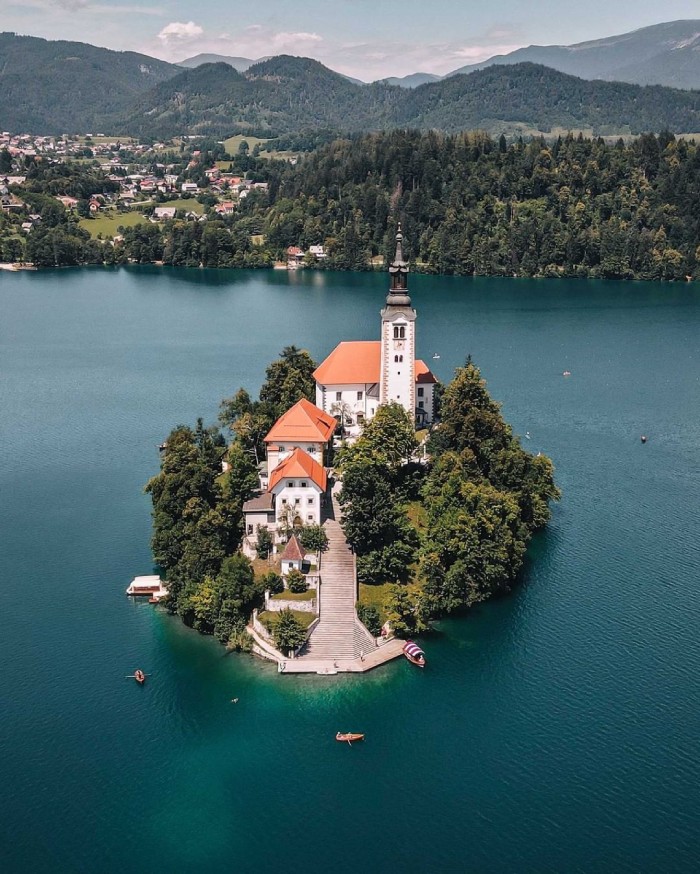 hồ Bled Slovenia xanh mát