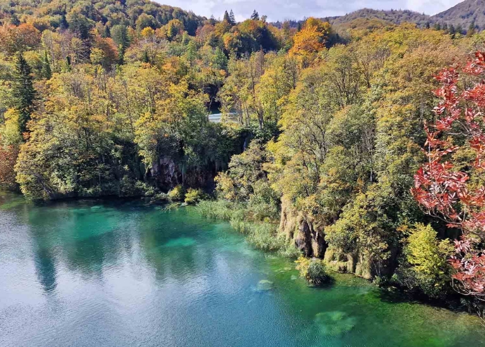 Du lịch công viên quốc gia hồ Plitvice Croatia điểm địa thăm qua  bạn nên ghé khi đến Croatia