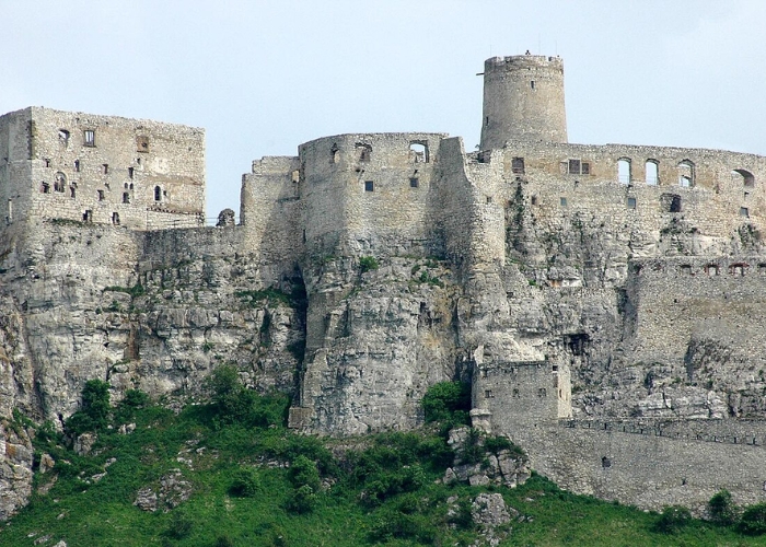 Lâu đài Spiš là một quần thể lâu đài lớn nhất tại thủ đô Bratislava Slovakia