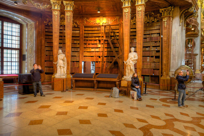 Khám phá thư viện quốc gia trong hành trình du lịch Vienna Áo