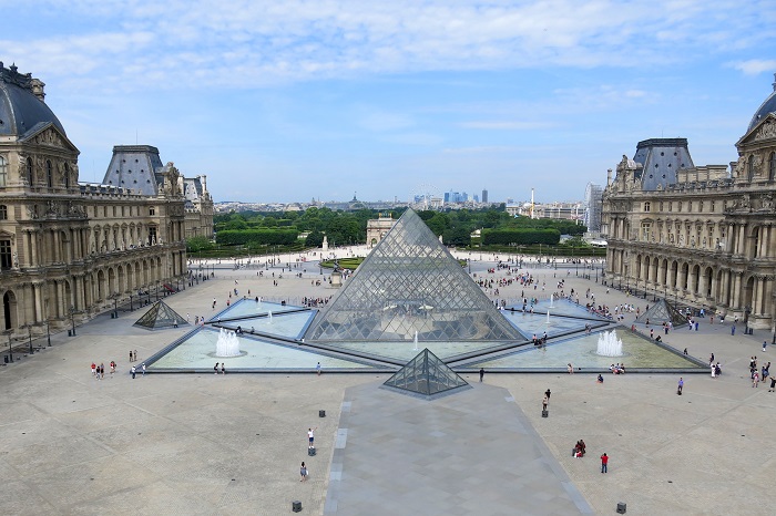 Bảo tàng Louvre - những kiệt tác nghệ thuật của nhân loại: Kim tự tháp bằng kính