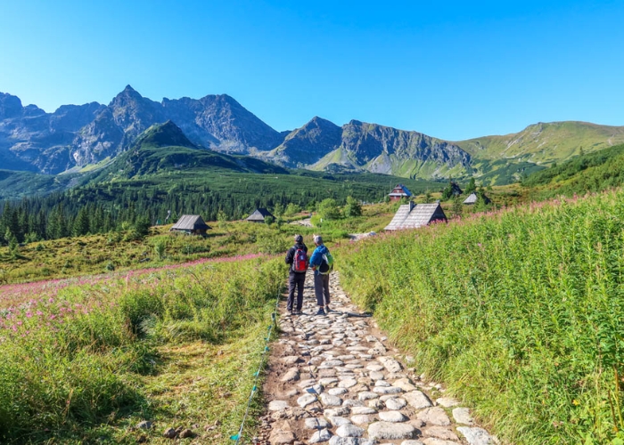 Mỗi mùa dãy núi Tatra Ba Lan đều có một vẻ đẹp riêng