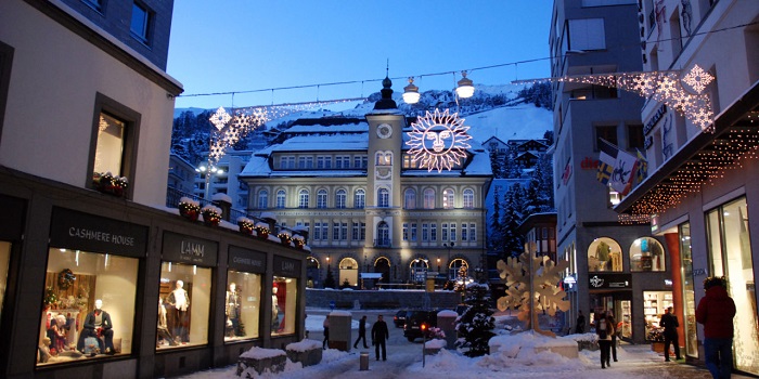  St Moritz địa điểm đón Giáng sinh ở Thụy Sĩ đẹp nhất dành kỳ nghỉ của bạn