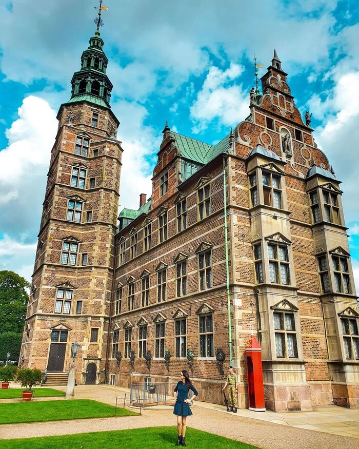 Lâu đài Rosenborg, điểm đến không thể bỏ qua khi du lịch Copenhagen Đan Mạch