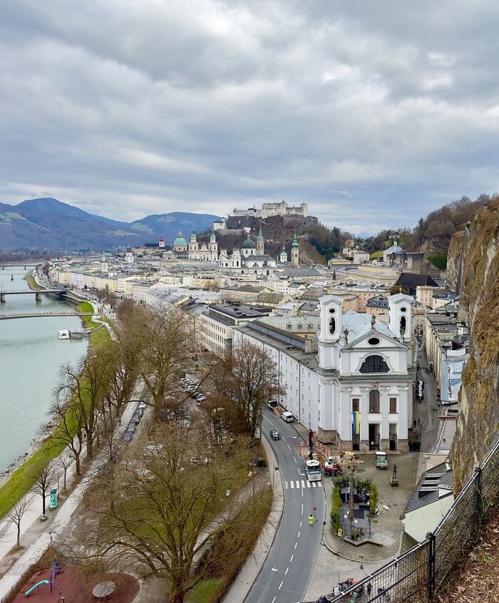 Kinh nghiệm du lịch Salzburg Áo lựa chọn phương tiện di chuyển