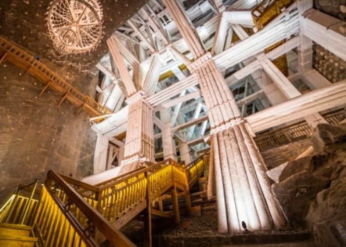 Kiến trúc độc đáo các bậc thang tại mỏ muối Wieliczka Ba Lan