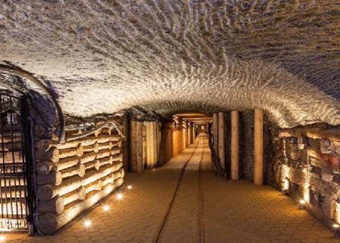Mỏ muối Wieliczka Ba Lan đã được khai thác từ rất lâu đời