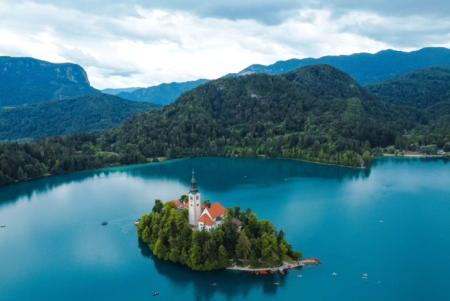 Ngẩn ngơ trước vẻ đẹp thơ mộng của hồ Bled Slovenia - viên ngọc bích của châu Âu