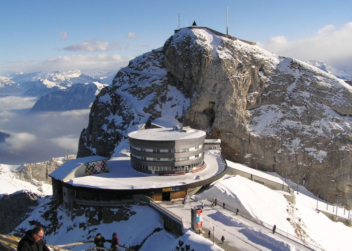Tour du lịch thụy sĩ bao nhiều tiền - Vùng Lucerne và ngọn núi Pilatus địa điểm thu hết du khách tại Thụy Sĩ