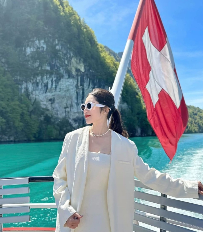 Tour du lịch thụy sĩ bao nhiều tiền - Bạn có thể đi du thuyền ngắm cảnh xung quanh tại Thụy Sĩ
