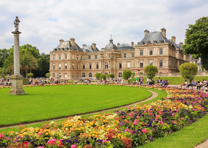 Tour Pháp 5 ngày - Vườn Luxembourg địa điểm thăm quan nổi tiếng tại Pháp