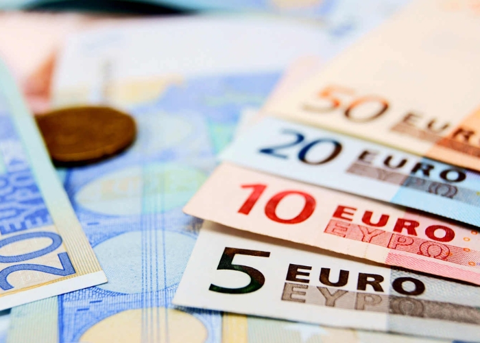 Tour Pháp 5 ngày - Để đi du lịch tại Pháp bạn cần đổi tiền Euro