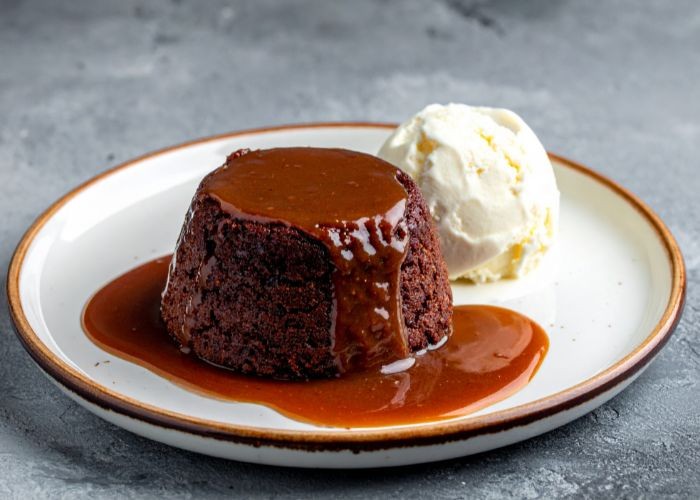 Sticky Toffee Pudding là món ăn nổi tiếng tại Anh