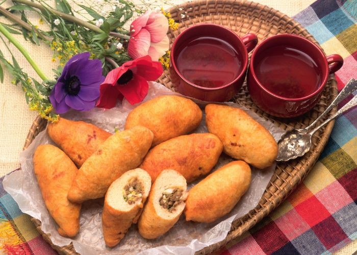 Món ăn ngon tại Nga - Bánh nhồi nhân Pirozhki