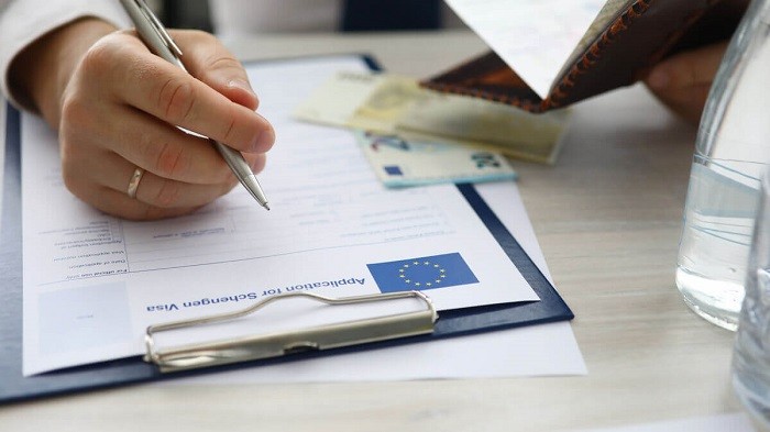 Thông tin trên tờ khai mẫu xin visa Châu Âu phải rõ ràng và chính xác - Ảnh: Internet