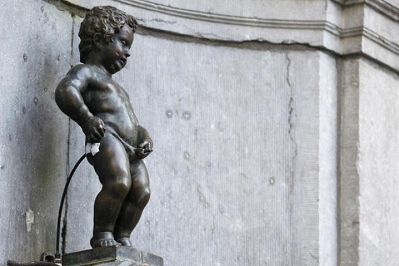 Bức tượng đồng Chú bé đứng tè Manneken Pis nổi tiếng