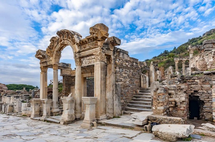 Đền Hadrian