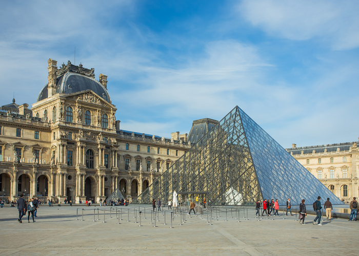 Cung điện Louvre 