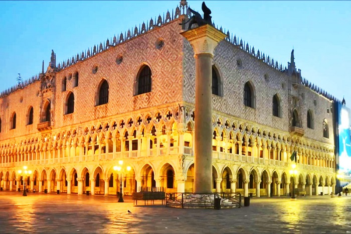Doge's Palace - Dinh tổng trấn trong thành phố Venezia 