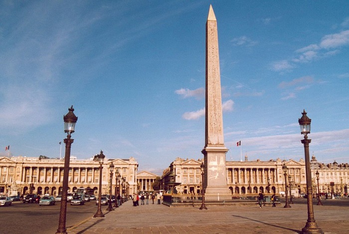 Quảng trường Concorde địa danh không thể bỏ qua trong tuyến tour Châu Âu 11 ngày