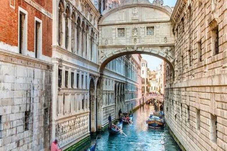 Bridge of Sighs - Cầu Than thở (Ponte dei Sospiri)