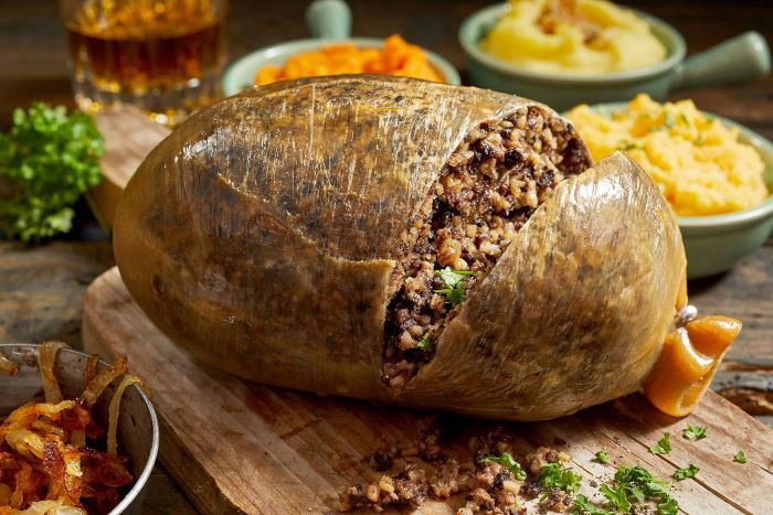 Haggis chính là món xúc xích nổi tiếng ở Anh Quốc