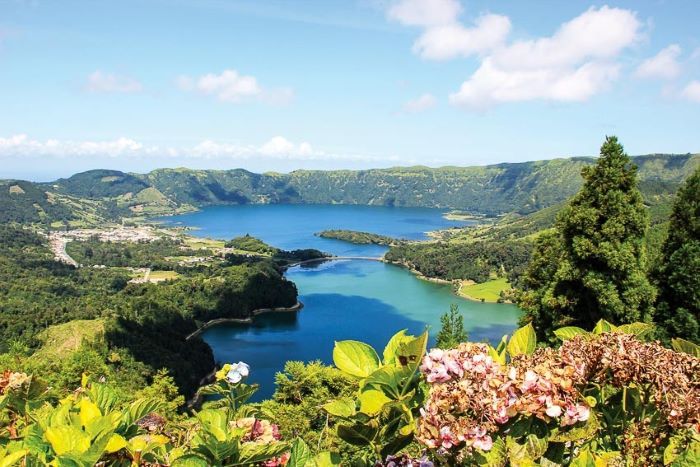 Vùng đất tự trị Azores tách biệt với thế giới bên ngoài