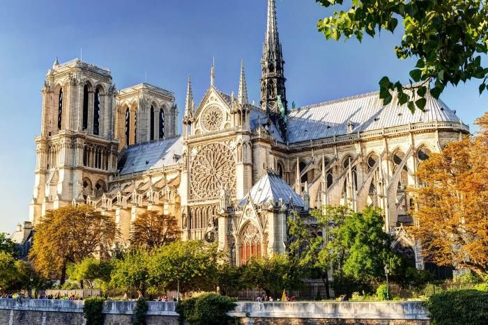 Kiến trúc Gothic độc đáo ở nhà thờ Đức Mẹ Đồng Trinh tại Paris