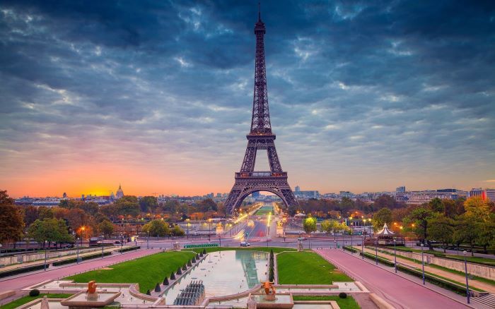 Kiến trúc kim loại độc đáo bậc nhất thế giới của tháp Eiffel