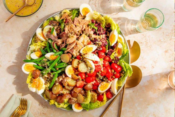 Salade Nicoise là món salad nổi tiếng ở Pháp