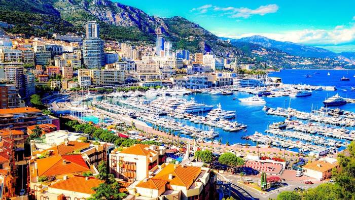 Mãn nhãn trước những du thuyền đắt đỏ khi đến cảng Monte Carlo Harbor