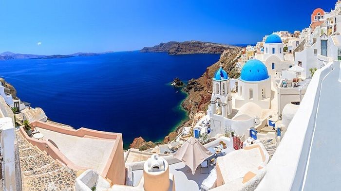 Santorini - Hòn đảo đẹp như tranh vẽ tại cực nam Địa Trung Hải