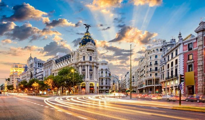 hành phố Madrid rất đa dạng về văn hóa, lịch sử và ẩm thực