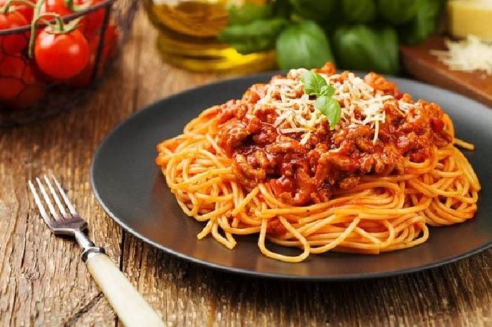 Thưởng thức mì Spaghetti chính gốc tại Ý