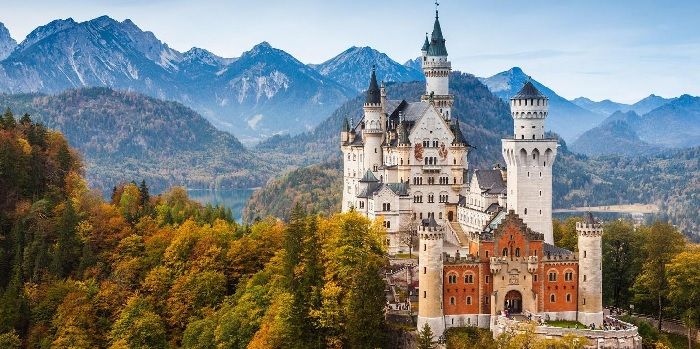 Lâu đài Neuschwanstein ở Đức đẹp như trong thế giới cổ tích