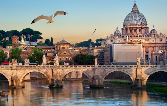 Chiêm ngưỡng những kiến trúc hàng ngàn năm tuổi khi đến Rome