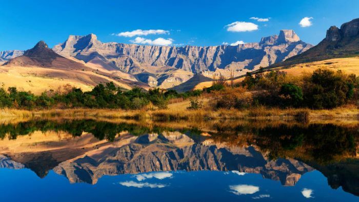 Quần thể Drakensberg hội tụ rất nhiều điểm dừng chân hấp dẫn