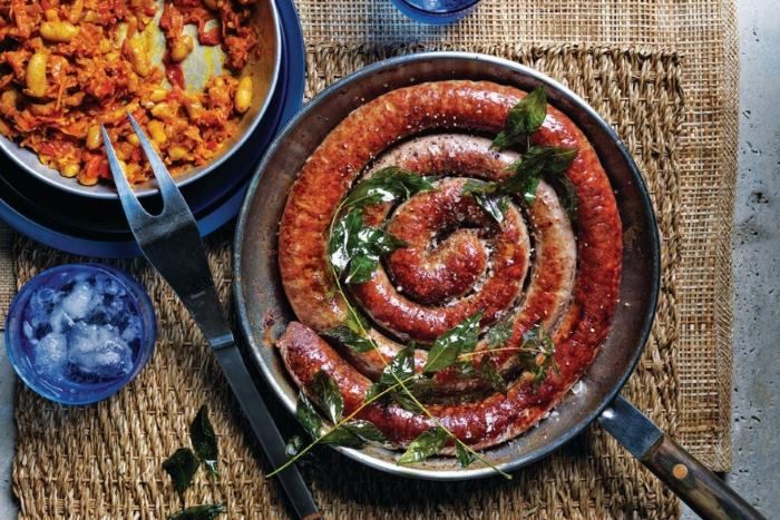 Xúc xích Boerewors cuộn đặc trưng ẩm thực ở Nam Phi