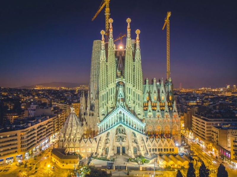 Thánh đường Sagrada Família sở hữu nét đẹp tinh xảo trong từng chi tiết