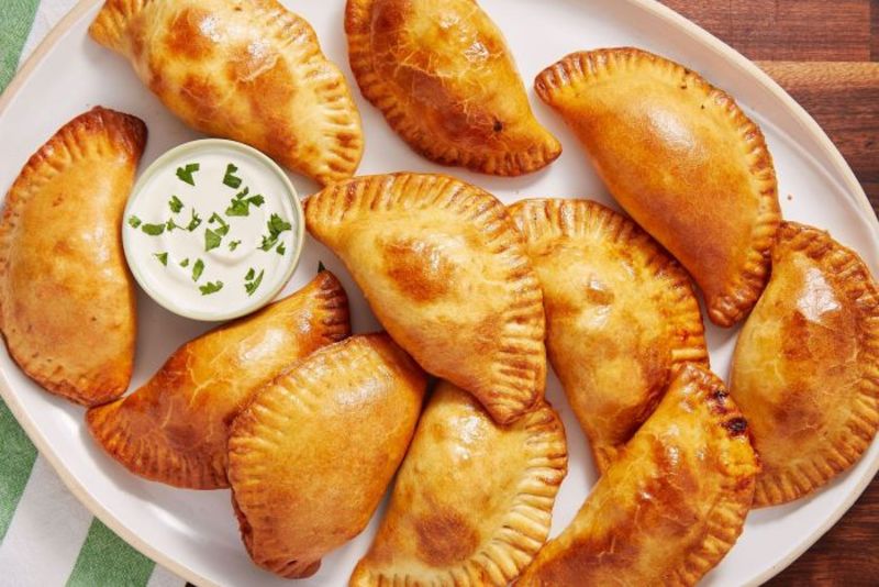 Thưởng thức hương vị đa dạng của món bánh Empanada