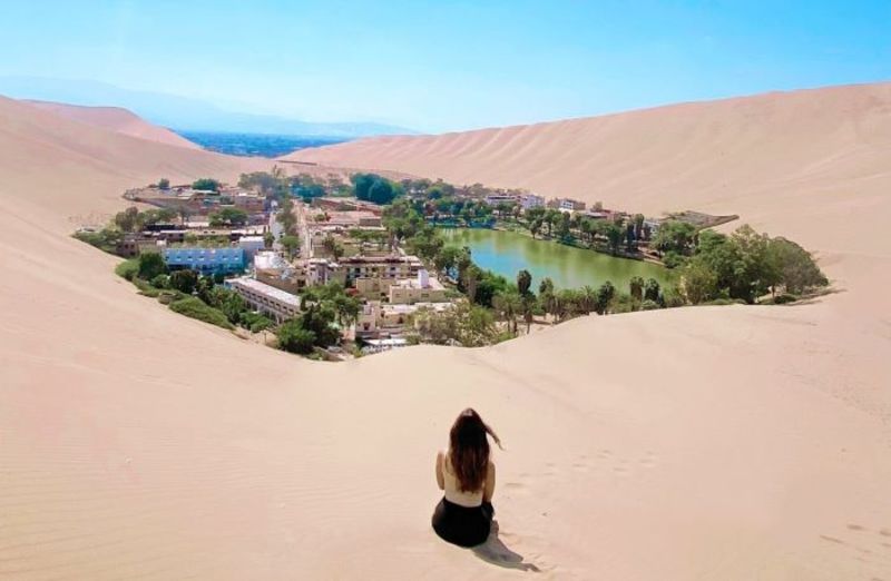 Làng Huacachina trù phú  nằm trong lòng sa mạc khô cằn