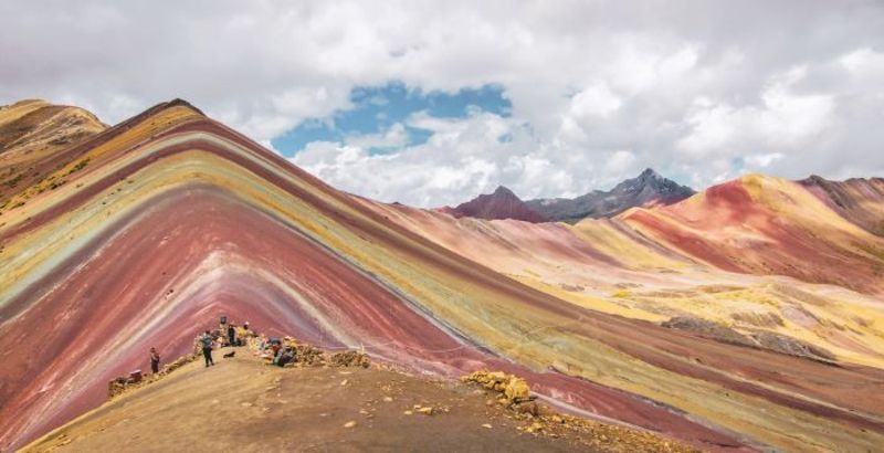 Núi Cầu Vồng độc đáo ở Cusco